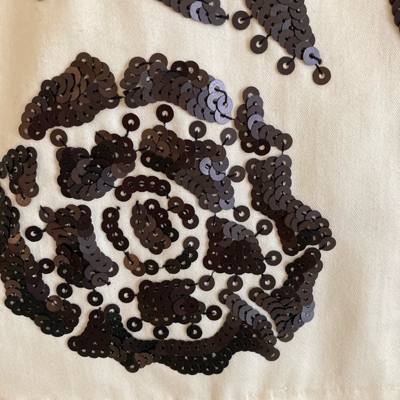 White House Black Market Cream Pencil skirt - Picture 2 of 7